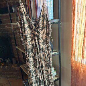 Flowy green dress, size L